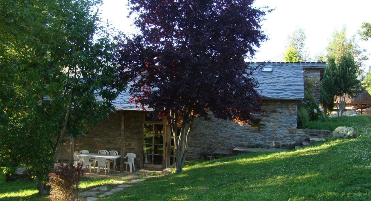 Casa Dos Pedrouzos * Doncos